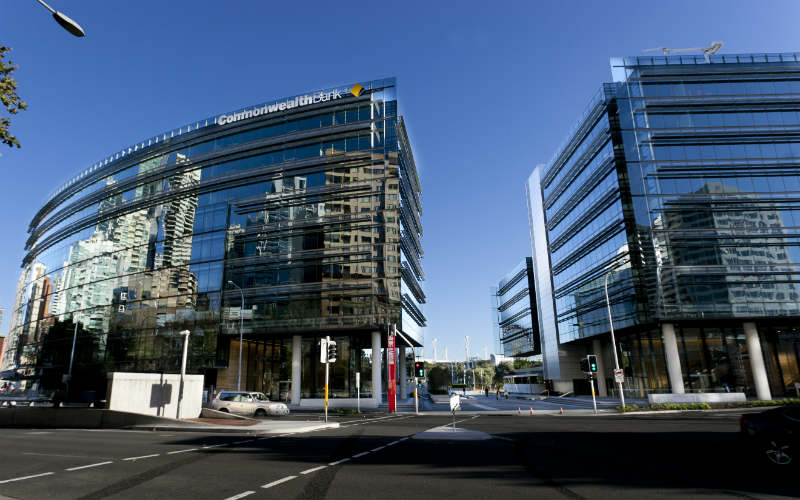 Commonwealth Bank launches cashback offer on credit and debit cards